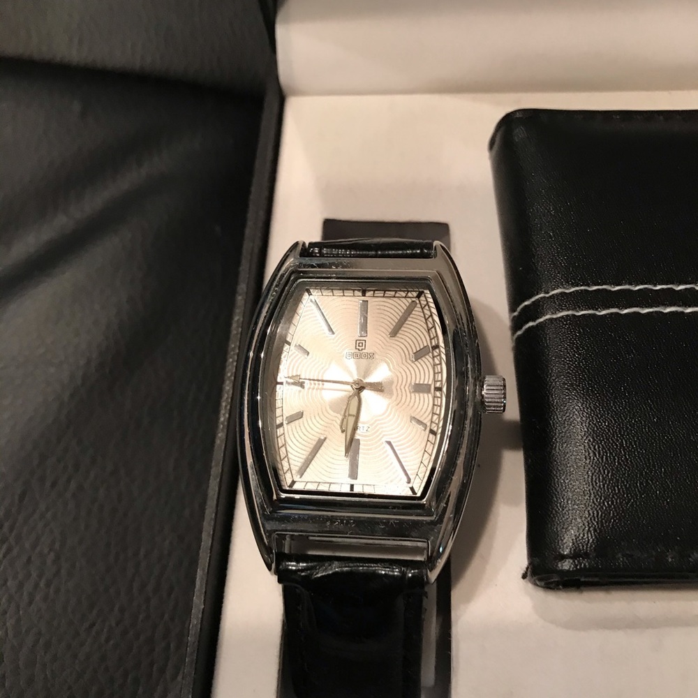 QBOS Watch, Wallet & Key Chain Gift Set - Picture 2 of 4